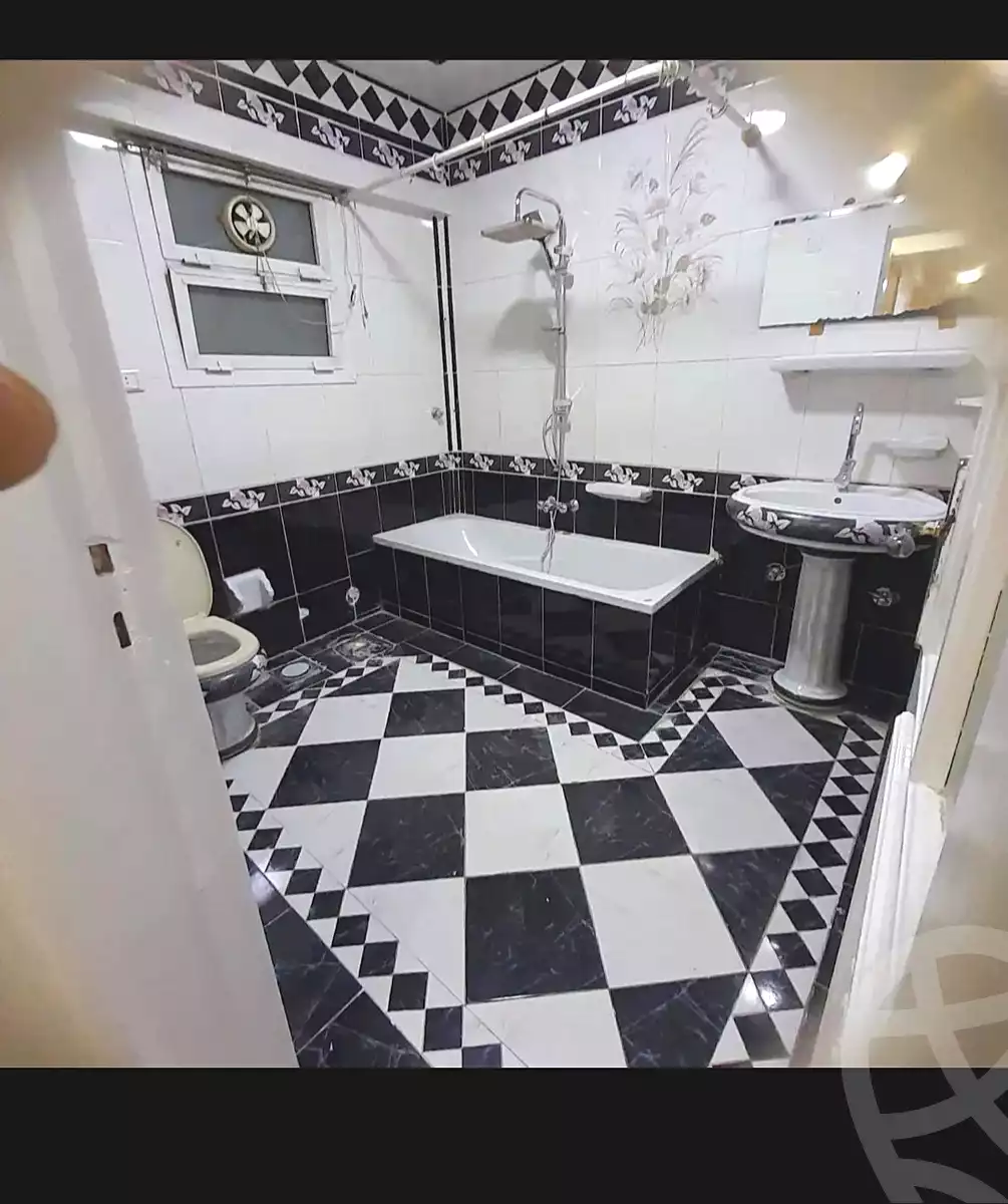 https://aqarmap.com.eg/en/listing/6999992-for-sale-alexandria-miami-shr-jml-bd-lnsr