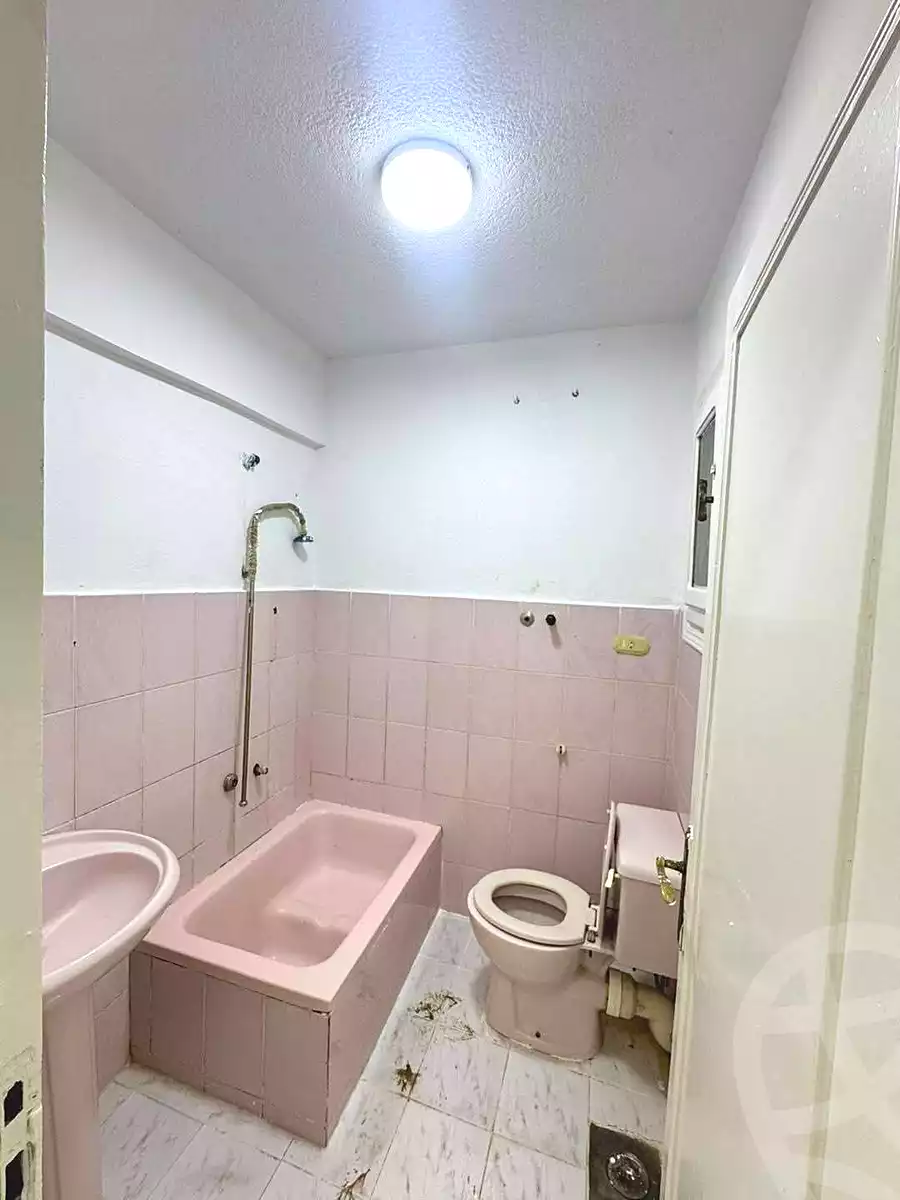 https://aqarmap.com.eg/ar/listing/7000781-for-sale-alexandria-al-agamy-shataa-el-nakheel