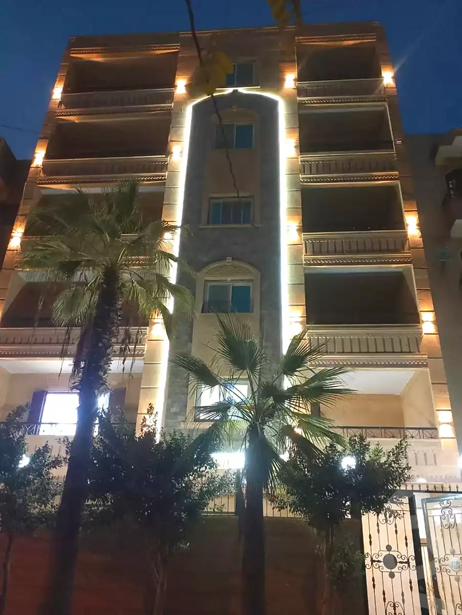 https://aqarmap.com.eg/ar/listing/7000941-for-sale-cairo-el-haram-el-maryotya-nazlet-el-seesy-st