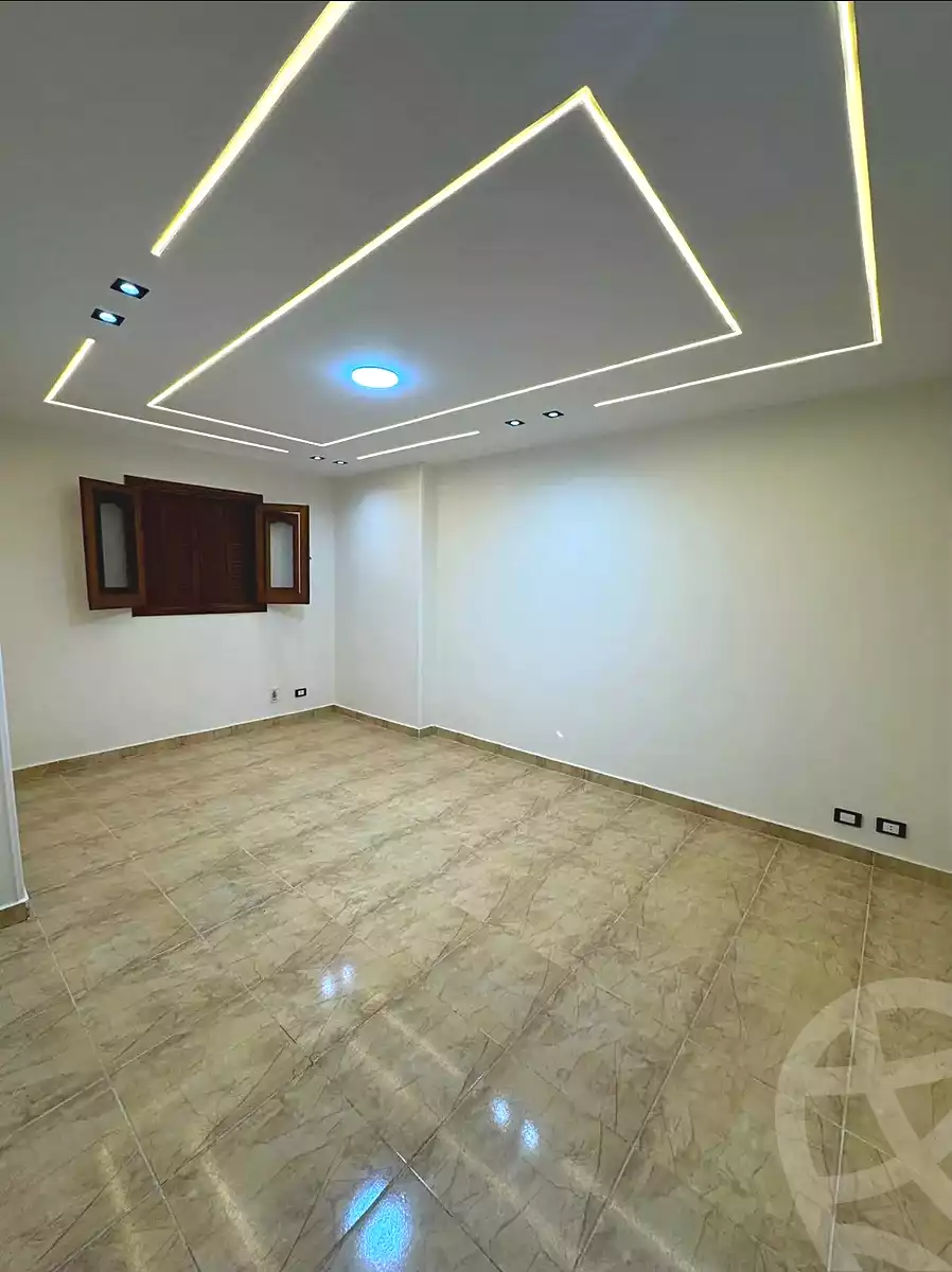 https://aqarmap.com.eg/ar/listing/7001636-for-sale-alexandria-sydy-bshr-sydy-bshr-bhry-shr-mhmwd-l-yswy