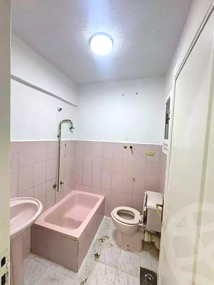 https://aqarmap.com.eg/ar/listing/7002245-for-sale-alexandria-al-agamy-shataa-el-nakheel