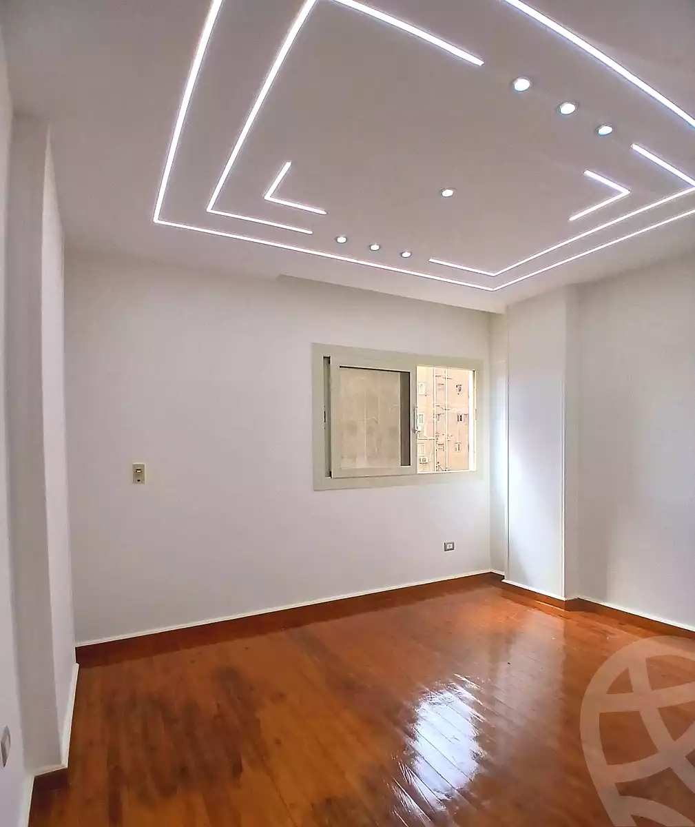 https://aqarmap.com.eg/en/listing/7002378-for-sale-alexandria-smouha-tout-ankh-amoun-st