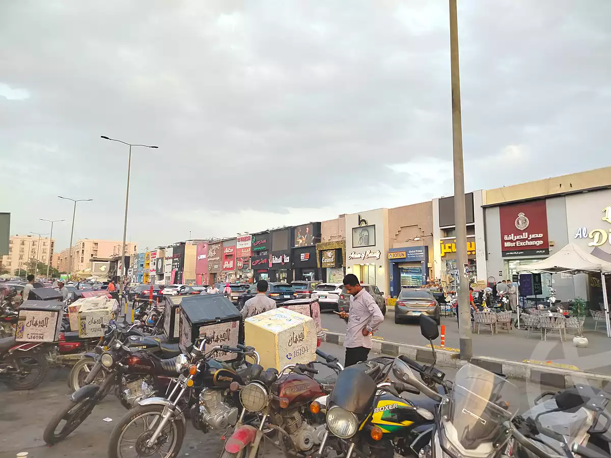 https://aqarmap.com.eg/ar/listing/6974685-for-rent-cairo-new-cairo-lrhb-city-malls-and-markets
