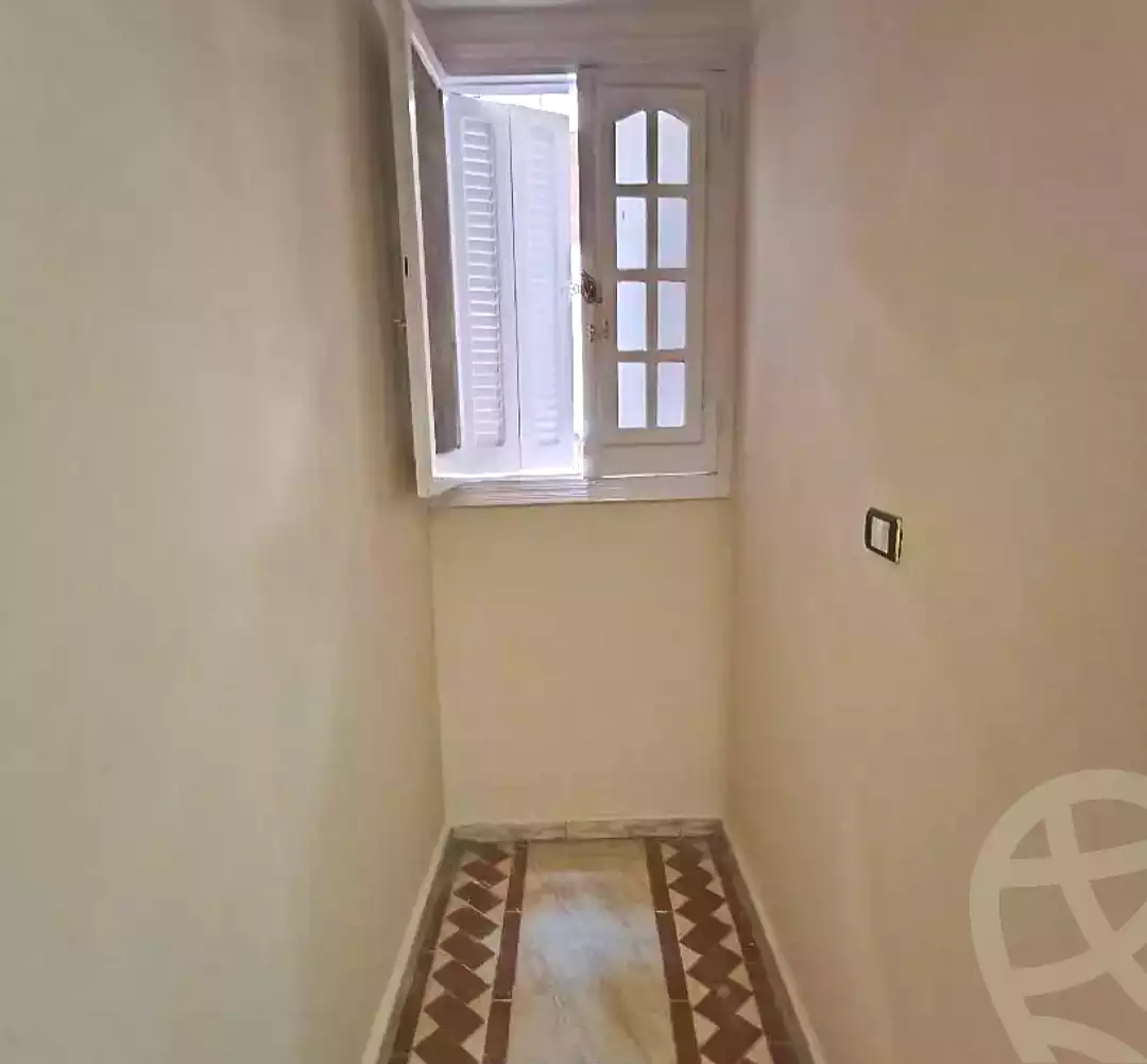 https://aqarmap.com.eg/ar/listing/7003722-for-sale-alexandria-lsywf-el-falki