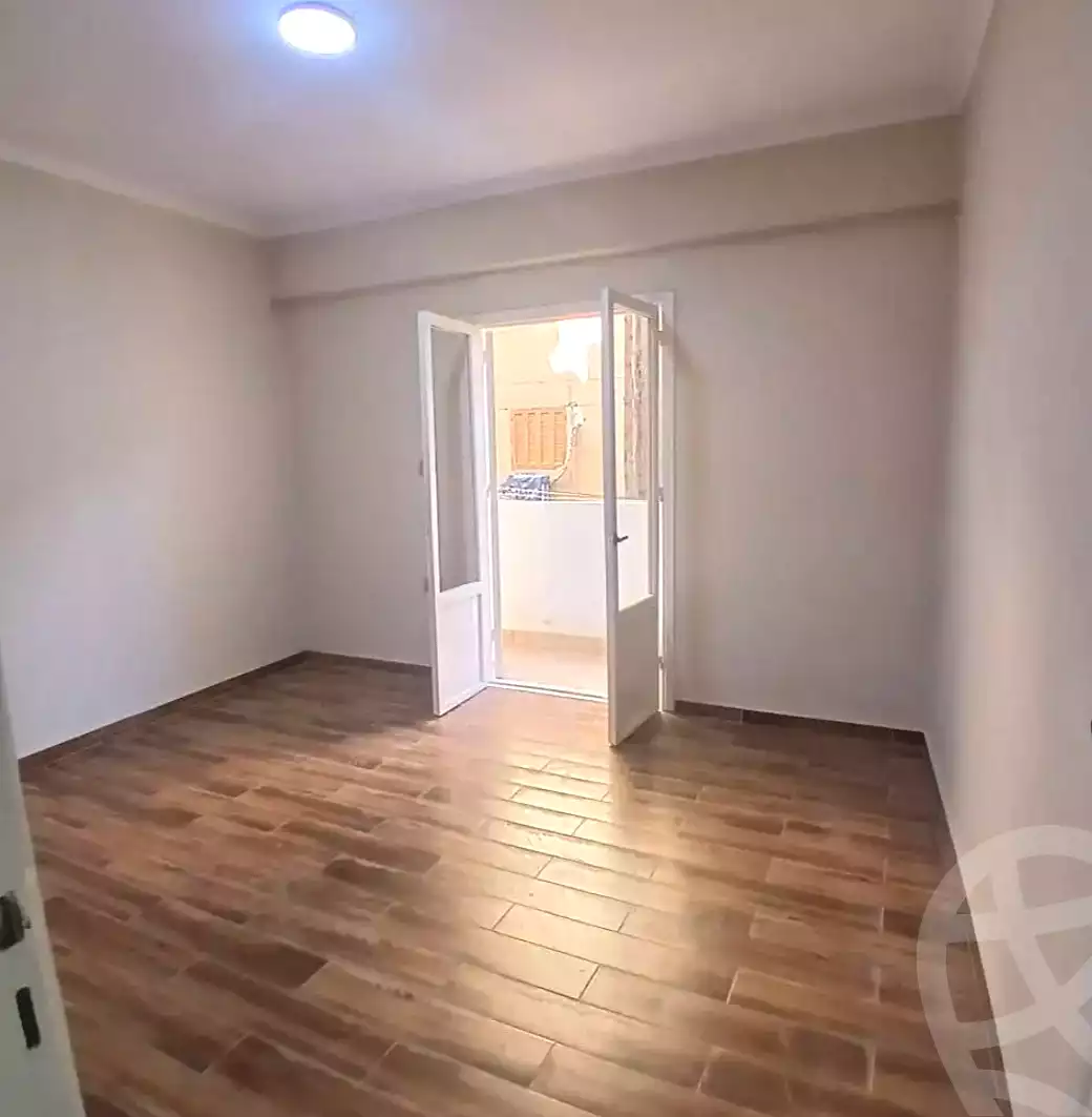 https://aqarmap.com.eg/en/listing/7004073-for-sale-alexandria-el-asafra-ahmed-tiesser-st