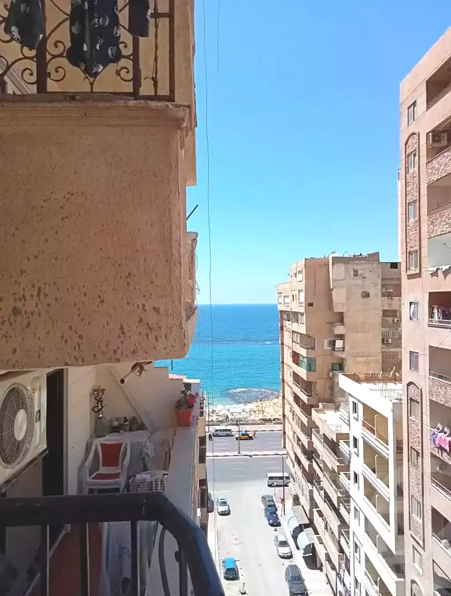 https://aqarmap.com.eg/ar/listing/7005344-for-sale-alexandria-el-asafra-l-sfr-bhry-el-geish-rd