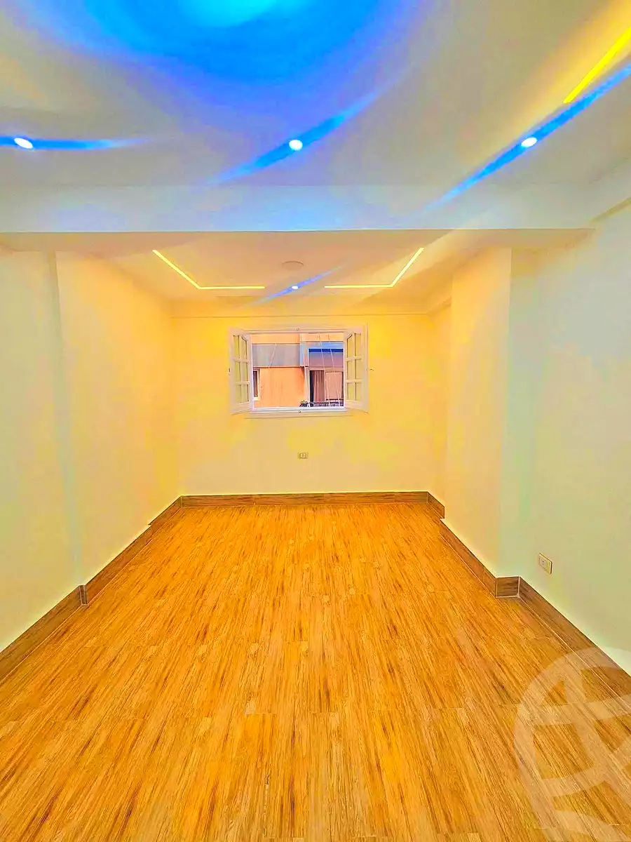 https://aqarmap.com.eg/ar/listing/7007812-for-sale-alexandria-sydy-bshr-sydy-bshr-bhry-shr-mhmwd-l-yswy