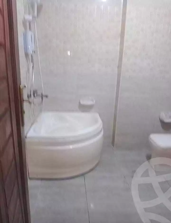 https://aqarmap.com.eg/ar/listing/7007880-for-rent-cairo-faisal-el-matbeaa-amr-ibn-al-aas-st