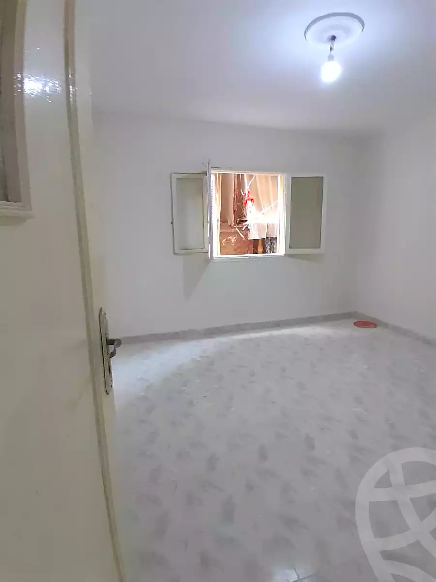 https://aqarmap.com.eg/en/listing/7008026-for-sale-alexandria-al-agamy-el-hanouvel-radwan-st