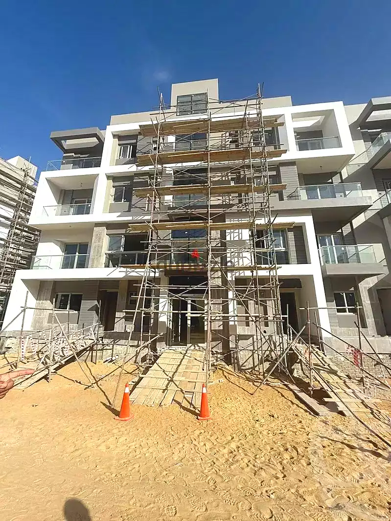 https://aqarmap.com.eg/en/listing/7008088-for-sale-cairo-el-sheikh-zayed-city-compounds-terrace-hdb