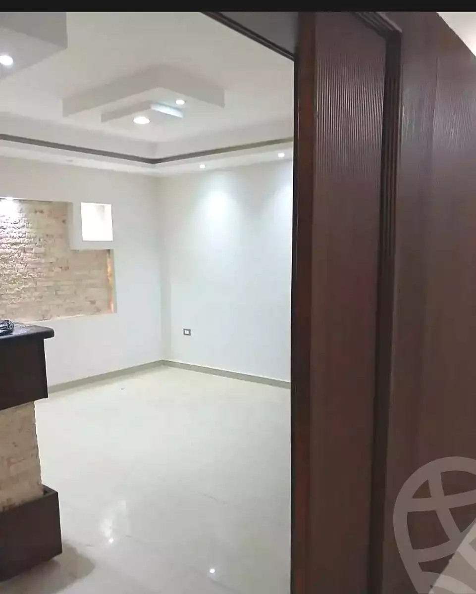 https://aqarmap.com.eg/ar/listing/7008640-for-sale-alexandria-el-mandara-alex-el-mandara-bahri-sidi-kamal-st