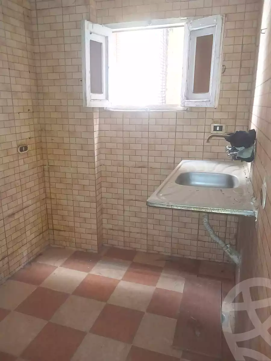 https://aqarmap.com.eg/en/listing/7008871-for-sale-alexandria-al-agamy-el-hanouvel