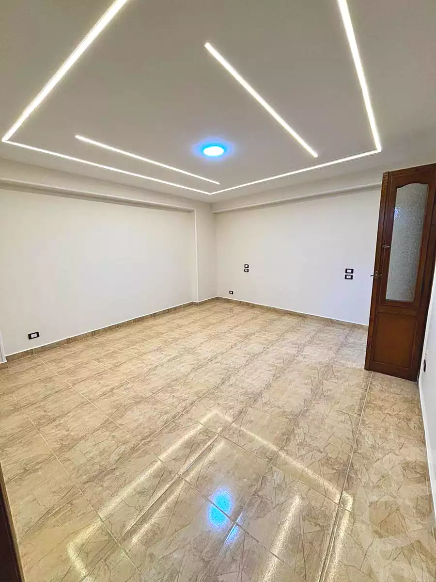 https://aqarmap.com.eg/ar/listing/7009595-for-sale-alexandria-sydy-bshr-sydy-bshr-bhry-shr-mhmwd-l-yswy