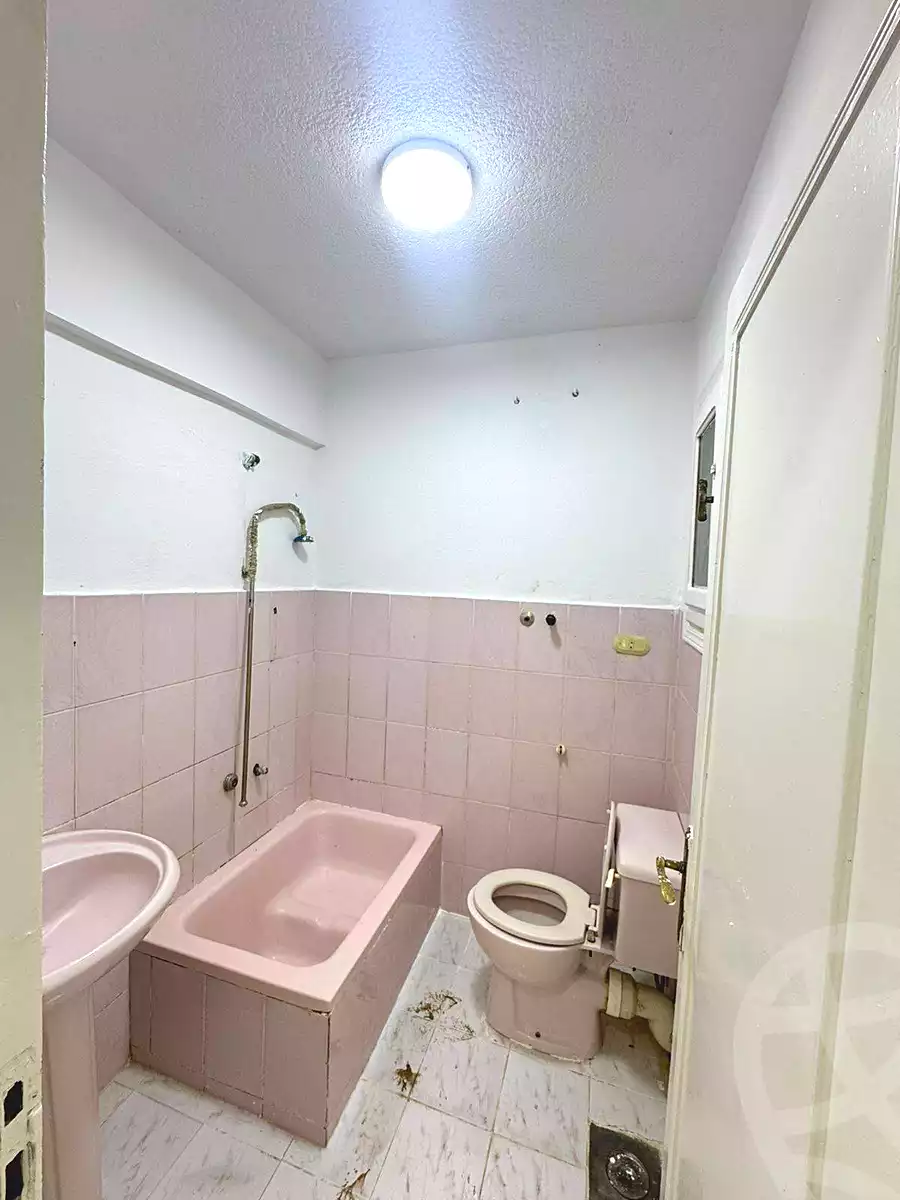 https://aqarmap.com.eg/ar/listing/7010147-for-sale-alexandria-al-agamy-shataa-el-nakheel