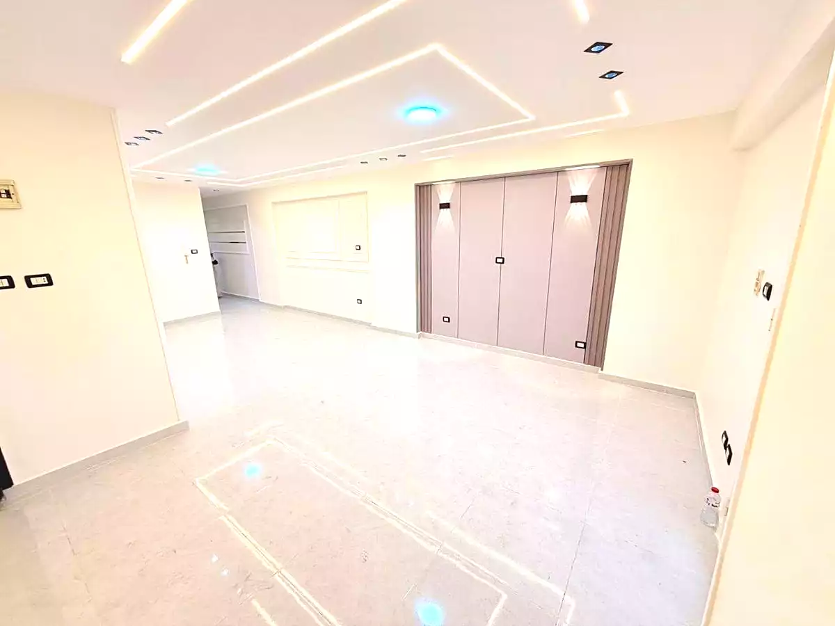 https://aqarmap.com.eg/ar/listing/7010204-for-sale-alexandria-sydy-bshr-sydy-bshr-bhry-amr-el-nogomy-st