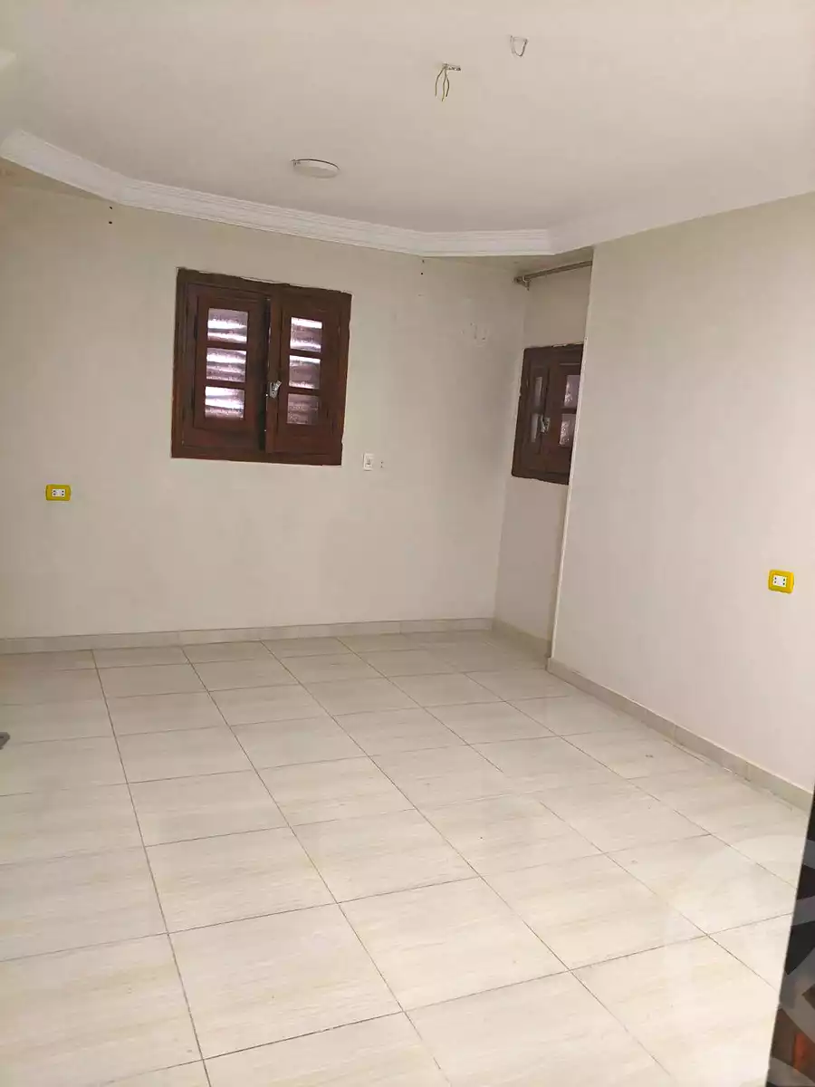 https://aqarmap.com.eg/ar/listing/7010301-for-sale-cairo-helwan-el-shareaa-el-sharby-st