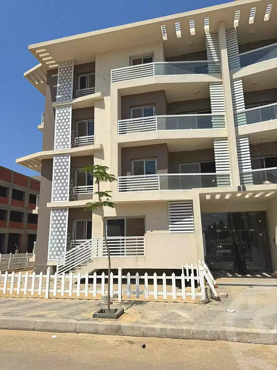 https://aqarmap.com.eg/ar/listing/7011376-for-sale-cairo-el-sheikh-zayed-city-compounds-el-khamayel