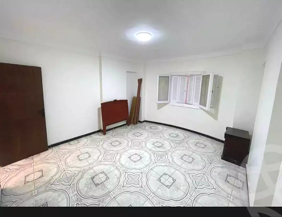 https://aqarmap.com.eg/ar/listing/7012270-for-sale-alexandria-sydy-bshr-sydy-bshr-bhry-shr-khld-bn-lwlyd