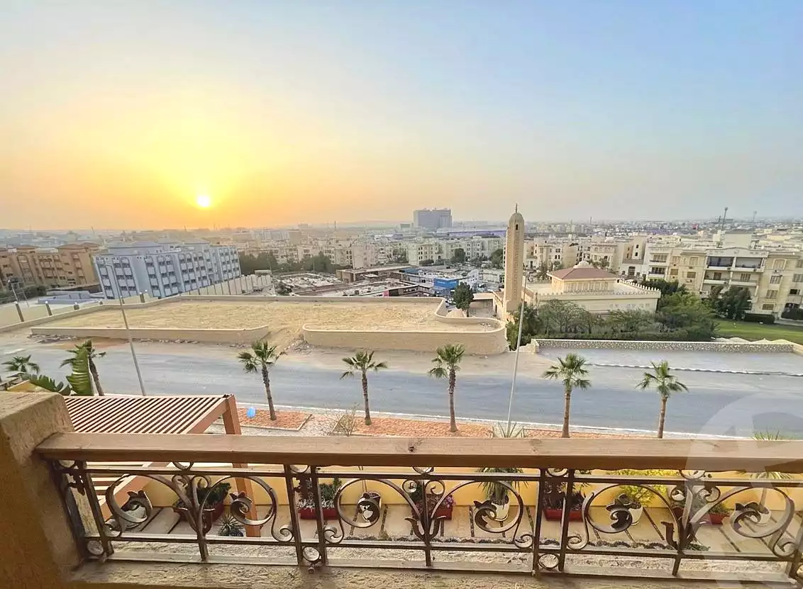 https://aqarmap.com.eg/ar/listing/7012713-for-sale-cairo-el-sheikh-zayed-city-compounds-el-khamayel