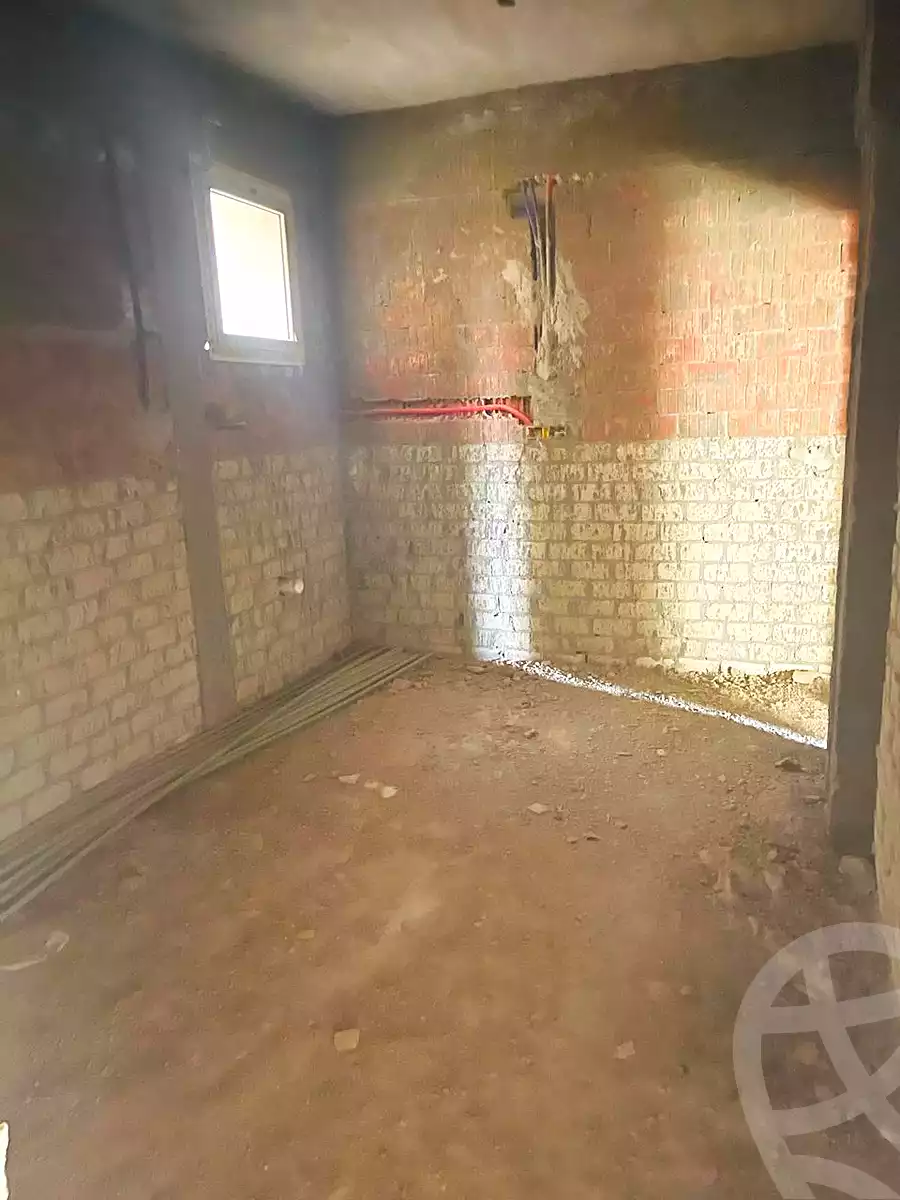 https://aqarmap.com.eg/ar/listing/7012713-for-sale-cairo-el-sheikh-zayed-city-compounds-el-khamayel