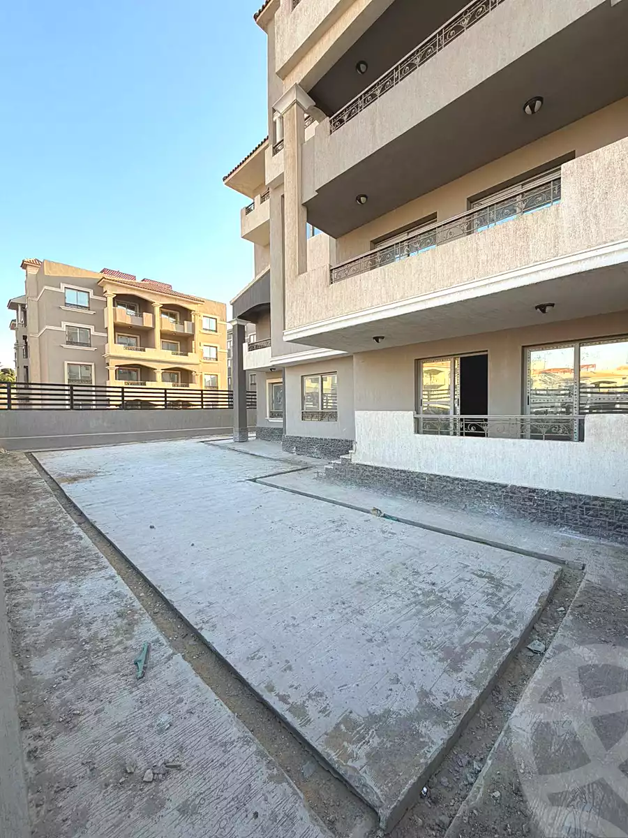 https://aqarmap.com.eg/ar/listing/7013868-for-sale-cairo-el-sheikh-zayed-city-compounds-el-khamayel