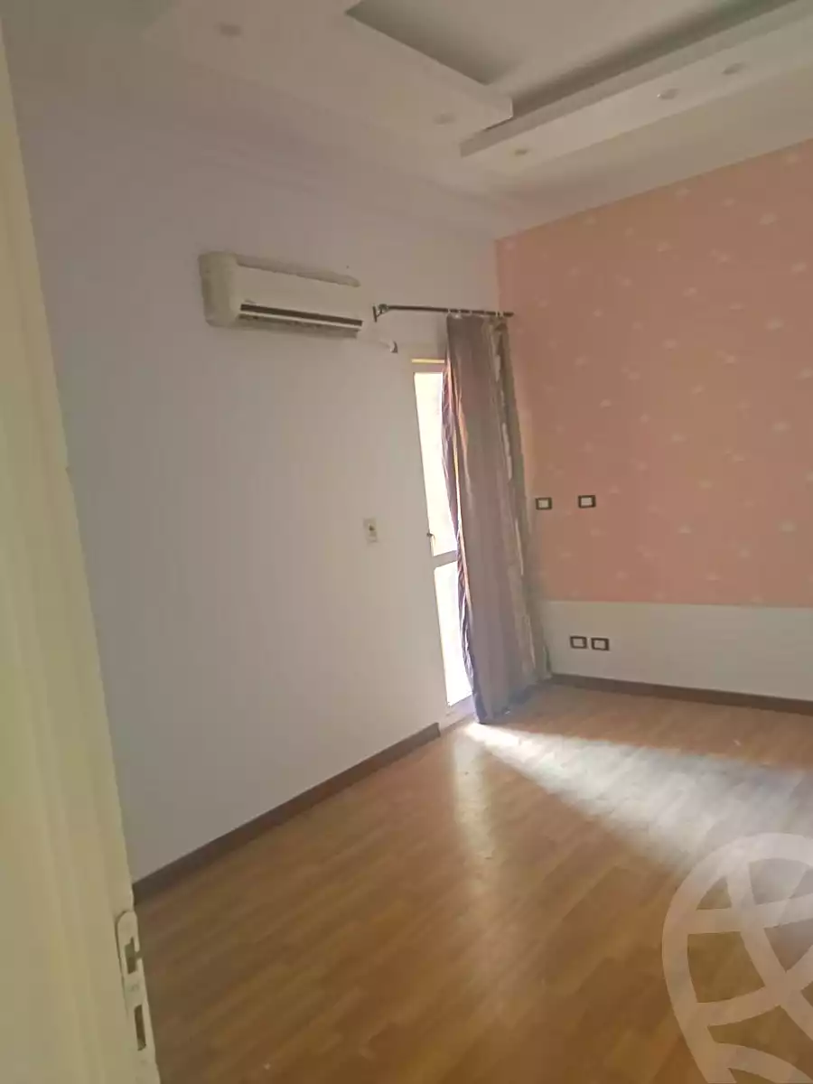 https://aqarmap.com.eg/en/listing/7014801-for-rent-cairo-new-cairo-lrhb-city-phase-8