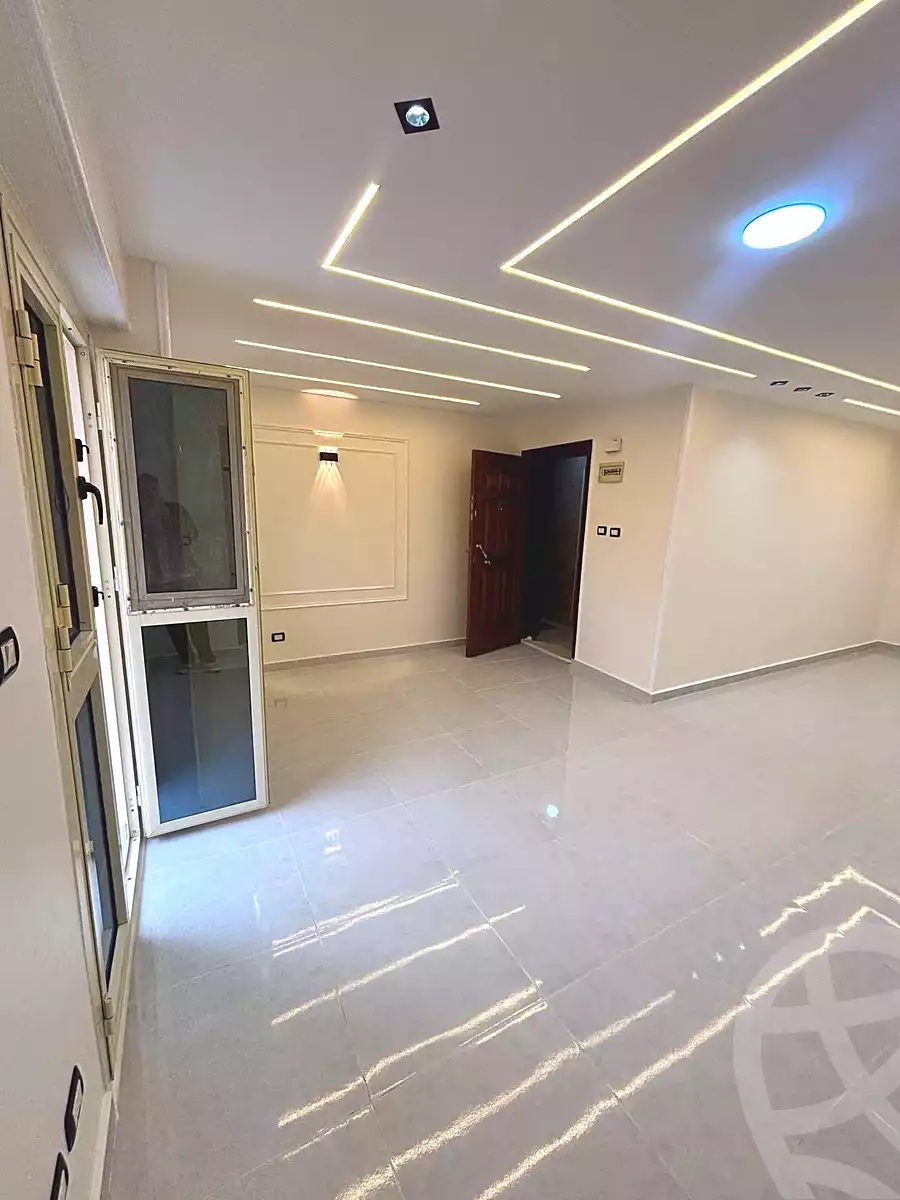 https://aqarmap.com.eg/ar/listing/7015323-for-sale-alexandria-sydy-bshr-sydy-bshr-bhry-amr-el-nogomy-st