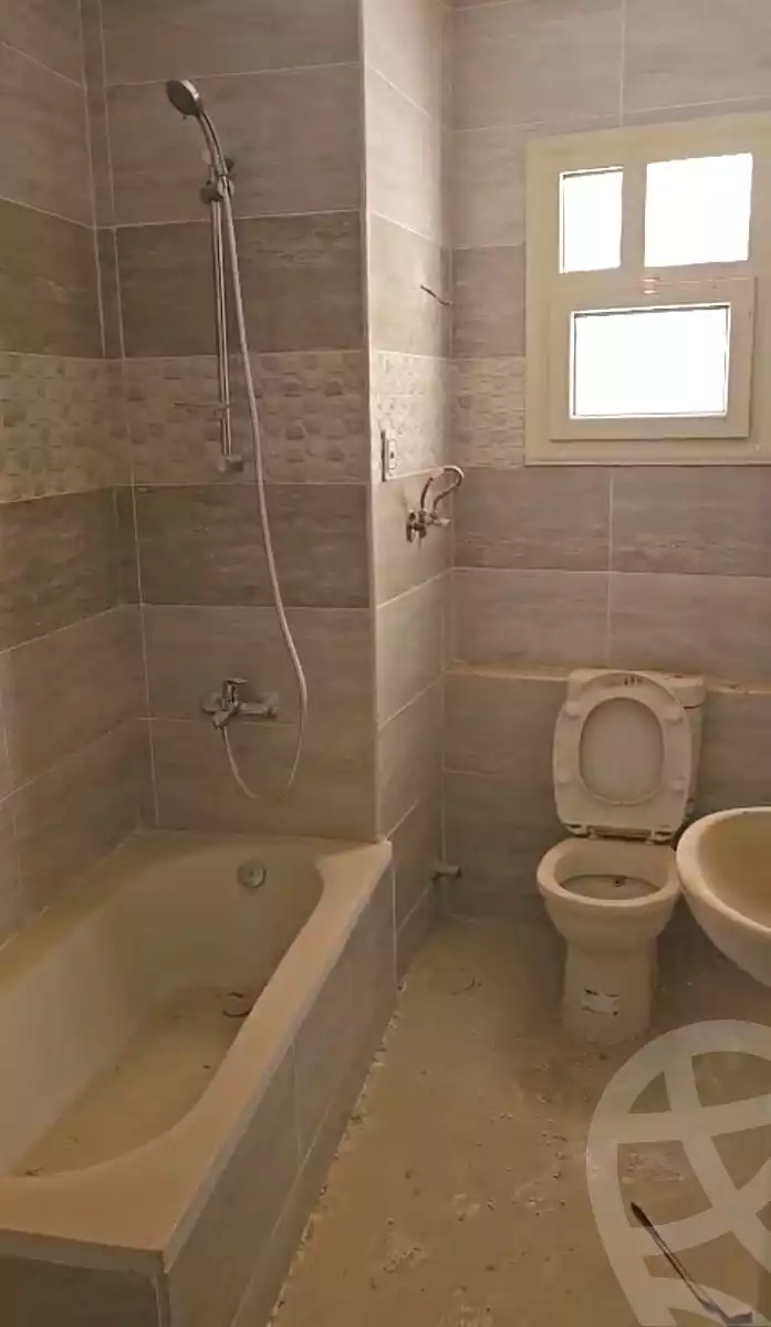 https://aqarmap.com.eg/en/listing/7015351-for-sale-ain-elsokhna-resorts-lsyryn-blm-bytsh