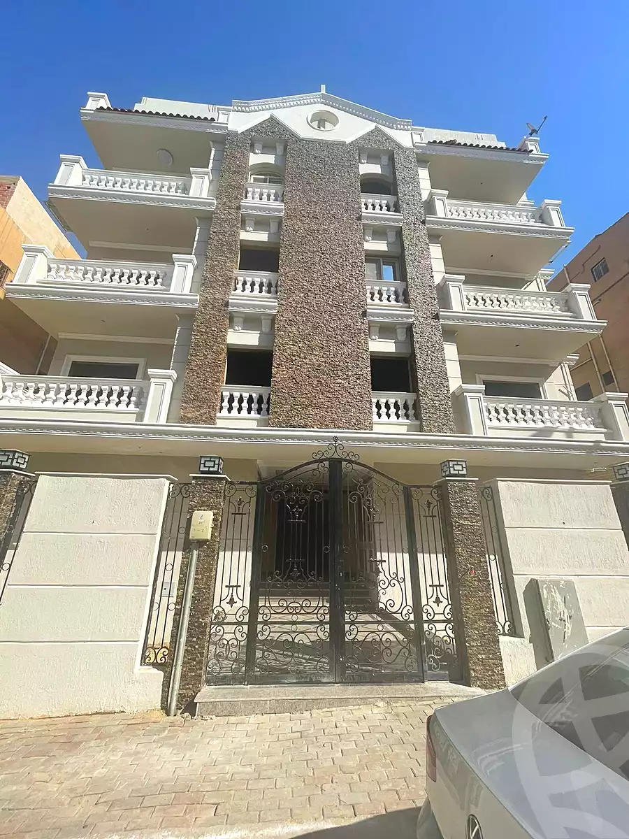 https://aqarmap.com.eg/ar/listing/7015412-for-sale-cairo-new-cairo-mohammed-nagib-axis-st