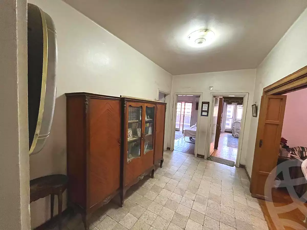 https://aqarmap.com.eg/ar/listing/7015549-for-sale-cairo-ljyz-shareaa-morad  charel degol