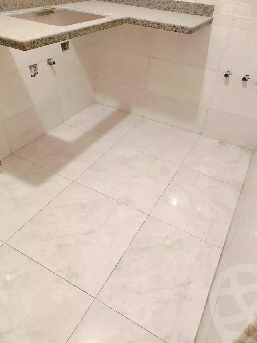 https://aqarmap.com.eg/ar/listing/7016455-for-sale-alexandria-al-agamy-el-hanouvel