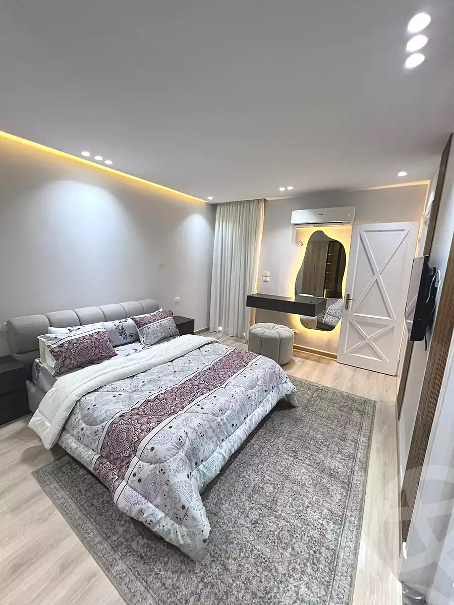 https://aqarmap.com.eg/en/listing/7017047-for-rent-cairo-new-cairo-lrhb-city-phase-7