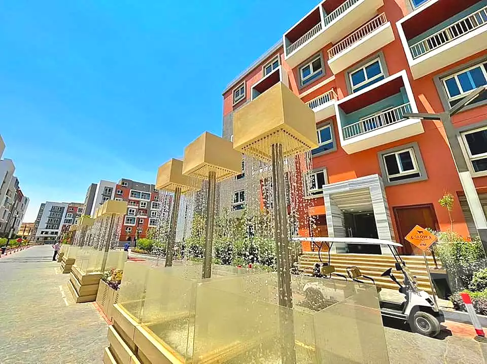 https://aqarmap.com.eg/ar/listing/7017197-for-sale-cairo-new-cairo-compounds-mwrd-fq-llttwyr