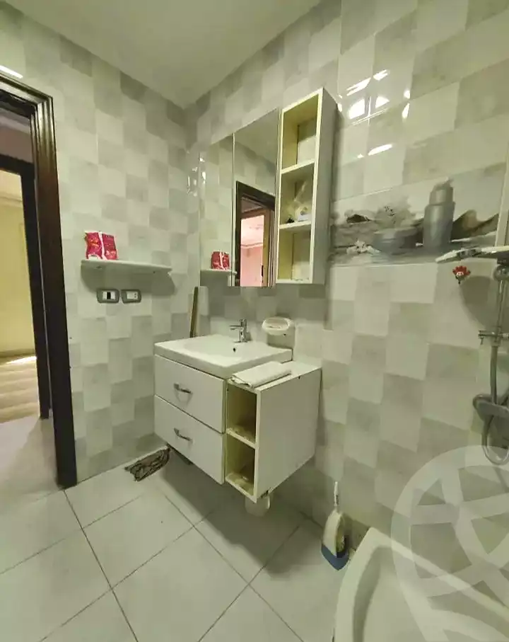 https://aqarmap.com.eg/en/listing/7017882-for-sale-cairo-ain-shams-ahmed-esmat-st