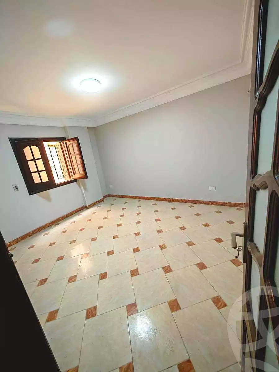 https://aqarmap.com.eg/ar/listing/7018781-for-sale-cairo-helwan-ahmed-enci-st