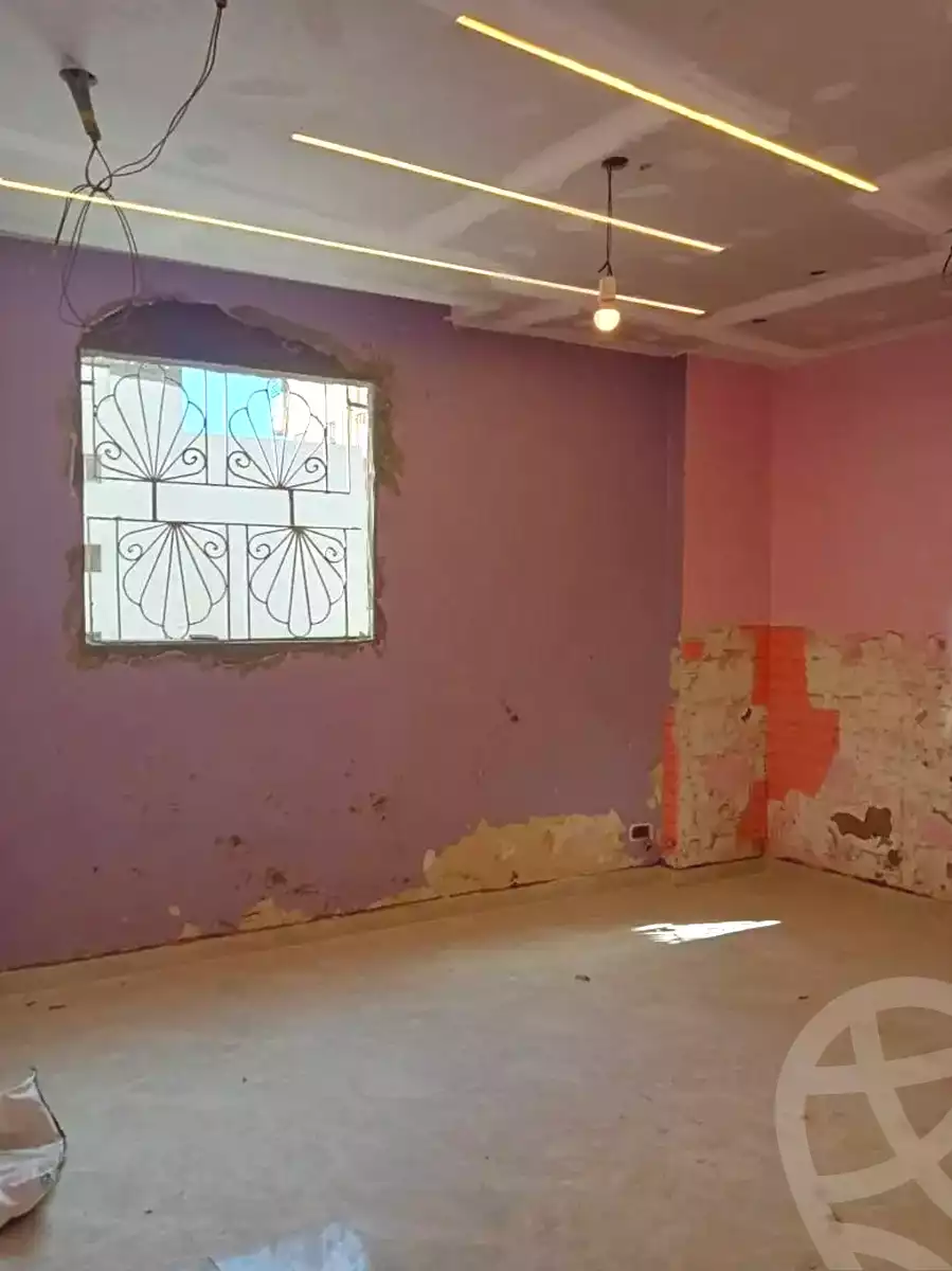 https://aqarmap.com.eg/ar/listing/7020450-for-sale-alexandria-el-asafra-shr-45