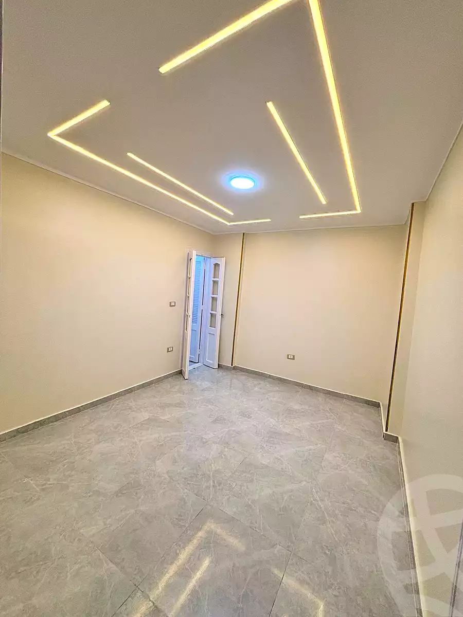 https://aqarmap.com.eg/en/listing/7020549-for-sale-alexandria-sydy-bshr-sydy-bshr-bhry-street-15