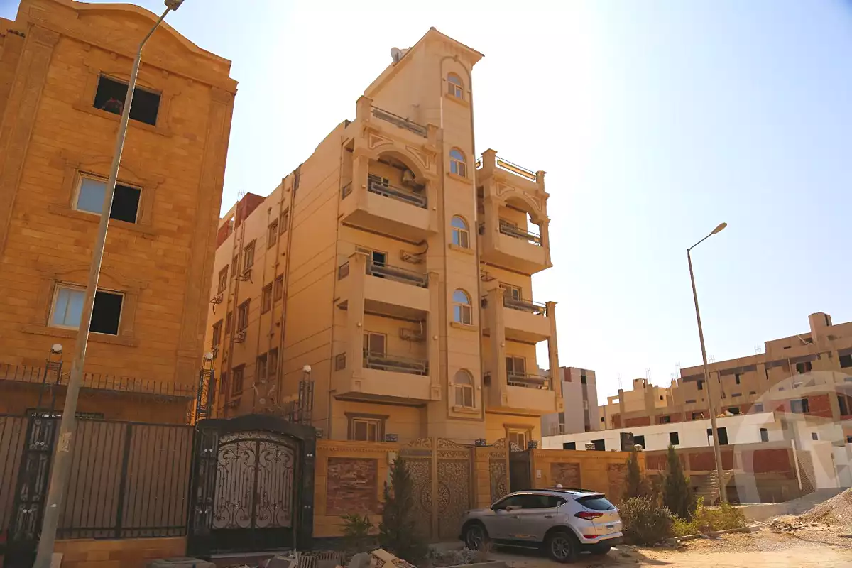https://aqarmap.com.eg/ar/listing/7021741-for-sale-cairo-6th-of-october-el-tawsaat-el-shamalya-hy-2000-qt