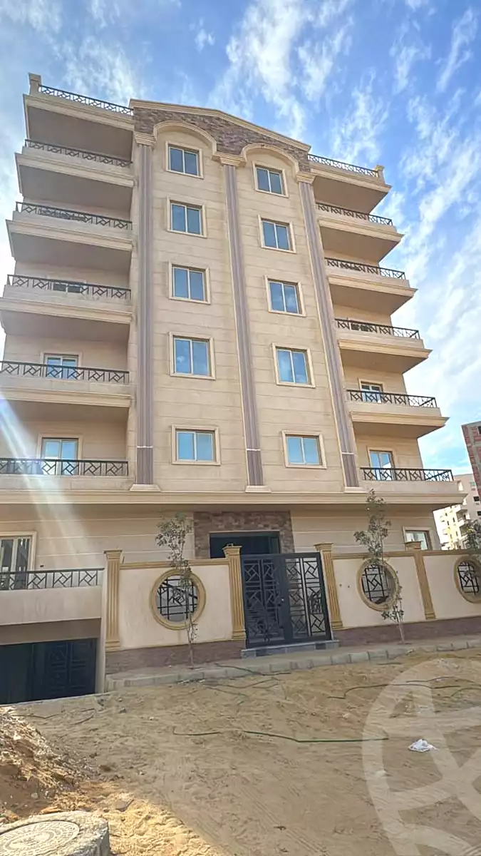https://aqarmap.com.eg/ar/listing/7021868-for-sale-cairo-6th-of-october-el-ahyaa-neighborhood-9th