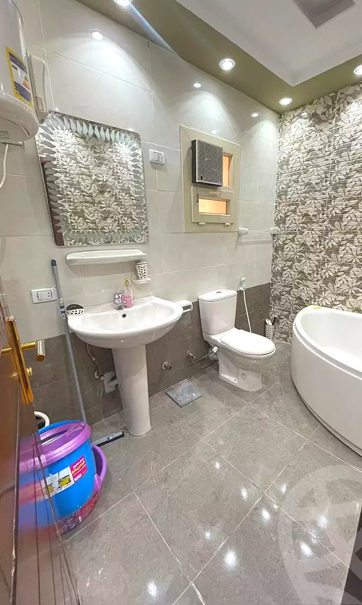 https://aqarmap.com.eg/ar/listing/7022146-for-sale-cairo-6th-of-october-el-ahyaa-neighborhood-3rd-al-hay-al-thalith-st