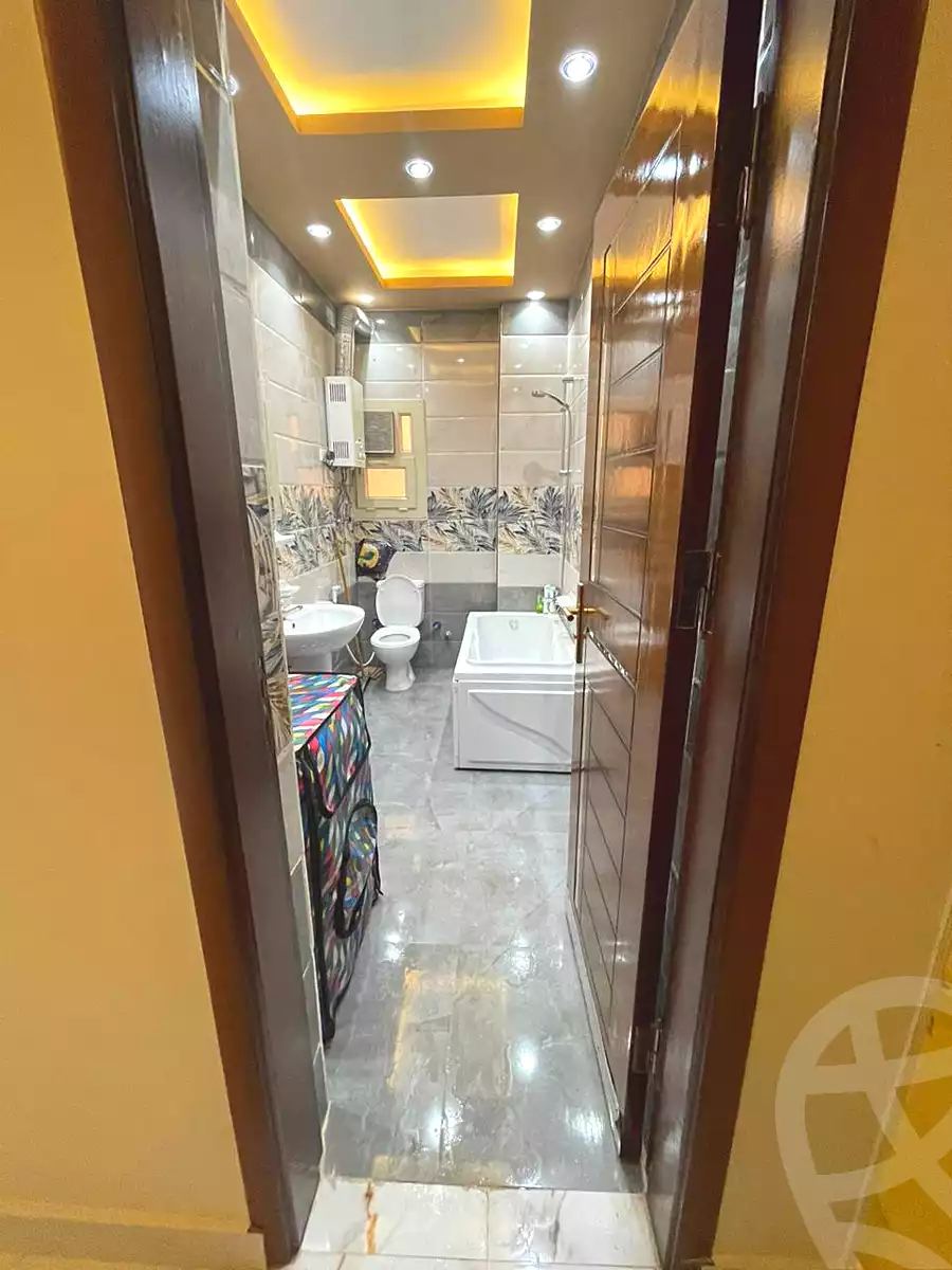 https://aqarmap.com.eg/ar/listing/7022146-for-sale-cairo-6th-of-october-el-ahyaa-neighborhood-3rd-al-hay-al-thalith-st