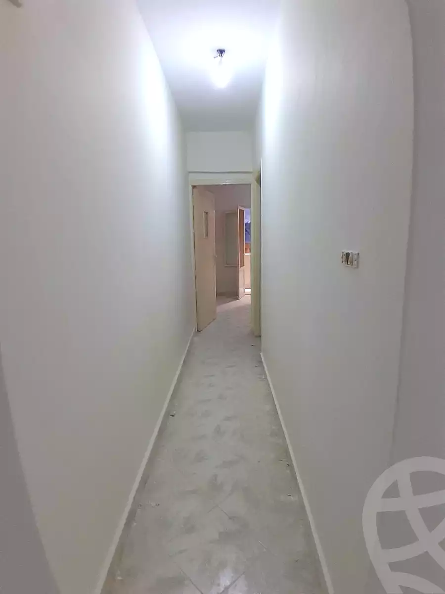 https://aqarmap.com.eg/en/listing/7023142-for-sale-alexandria-al-agamy-el-hanouvel-radwan-st