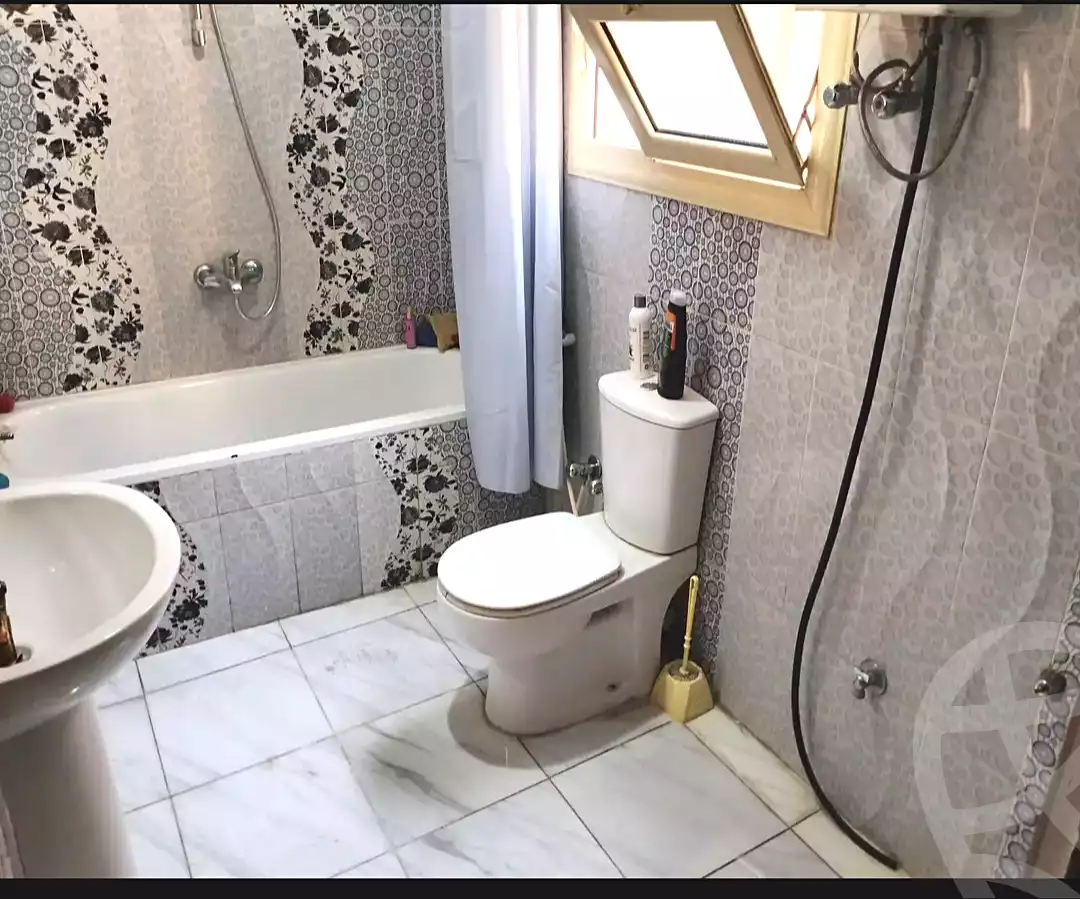 https://aqarmap.com.eg/en/listing/7023588-for-sale-cairo-helwan-helwan-el-sharkeya-ryad-pasha-st