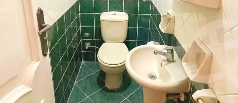 https://aqarmap.com.eg/en/listing/7023953-for-sale-alexandria-lauran