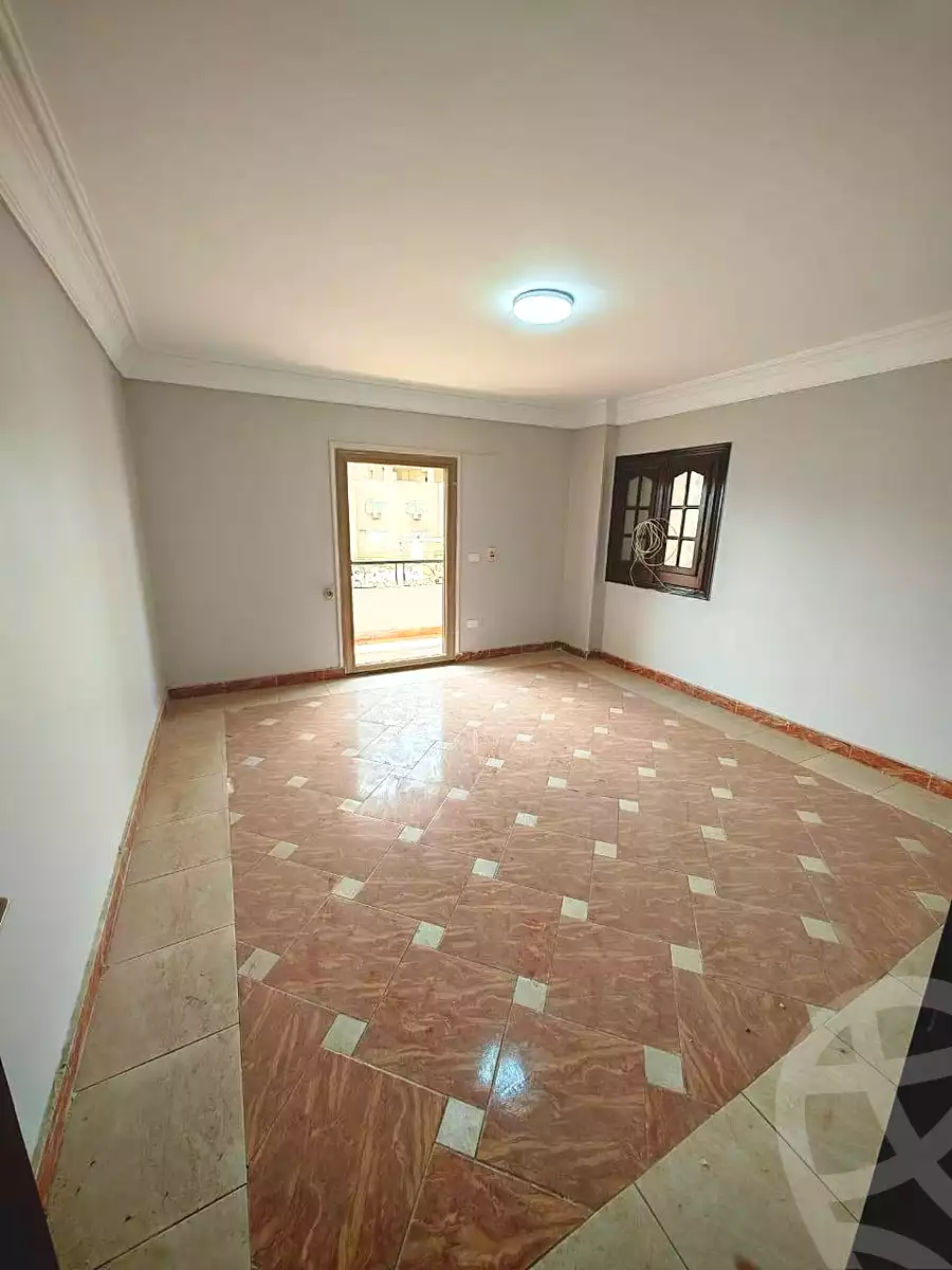 https://aqarmap.com.eg/ar/listing/7024330-for-sale-cairo-helwan-ahmed-enci-st
