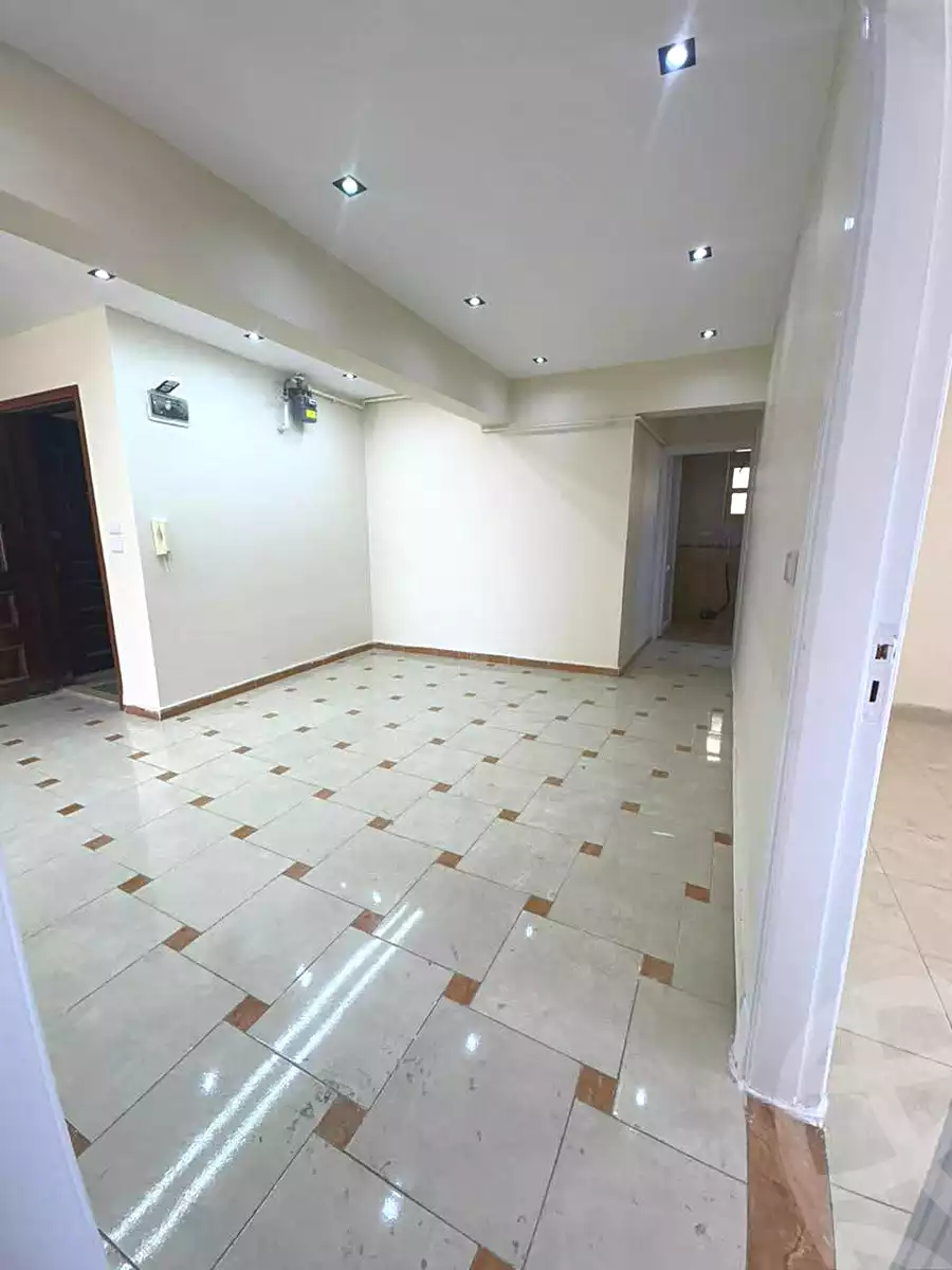 https://aqarmap.com.eg/ar/listing/7025011-for-sale-alexandria-miami-shr-jml-bd-lnsr