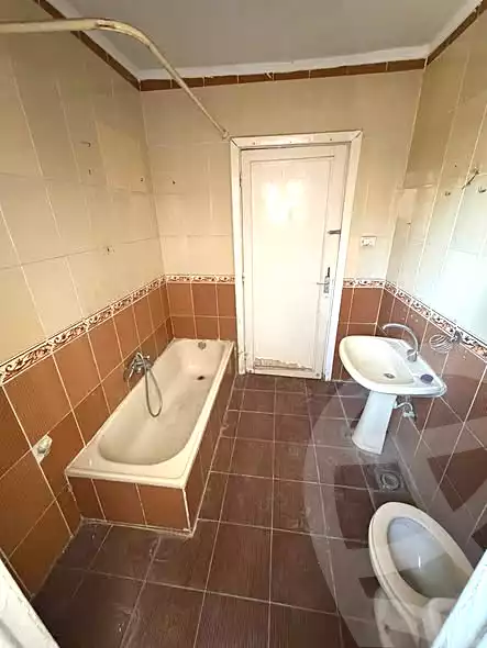 https://aqarmap.com.eg/ar/listing/7028348-for-sale-cairo-heliopolis-ard-el-golf-el-nozha-st