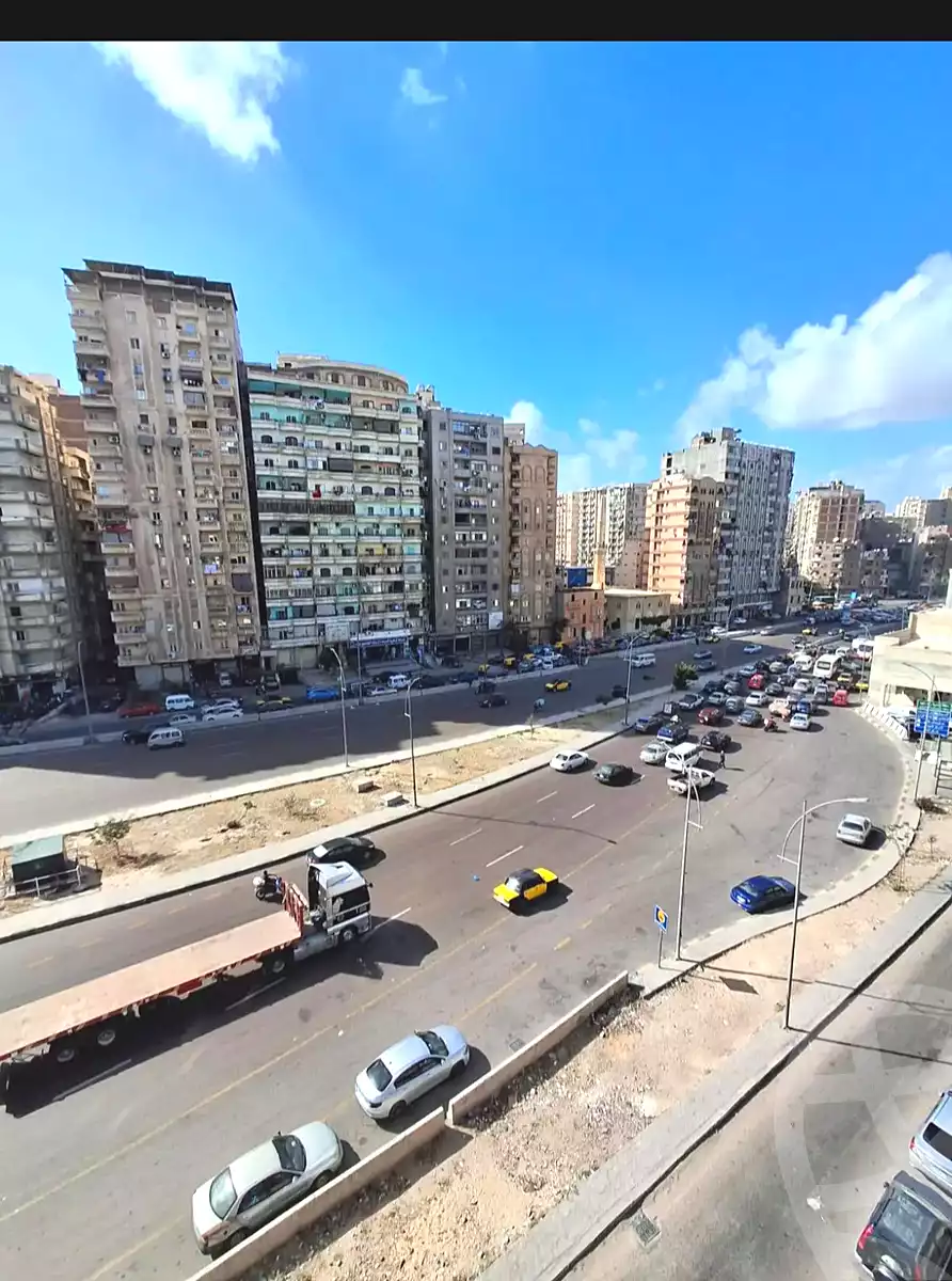 https://aqarmap.com.eg/ar/listing/7030812-for-sale-alexandria-moharram-bey-kanal-al-mahmoudeya-al-bahri-st
