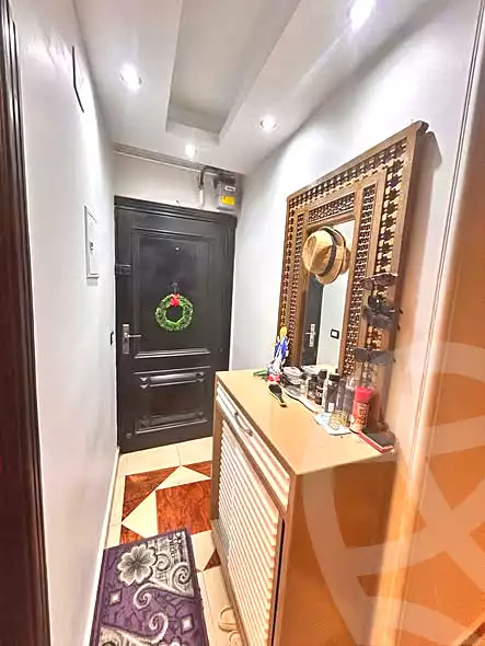 https://aqarmap.com.eg/ar/listing/7030851-for-sale-cairo-faisal-kafr-tohormos-queen-nazli-st