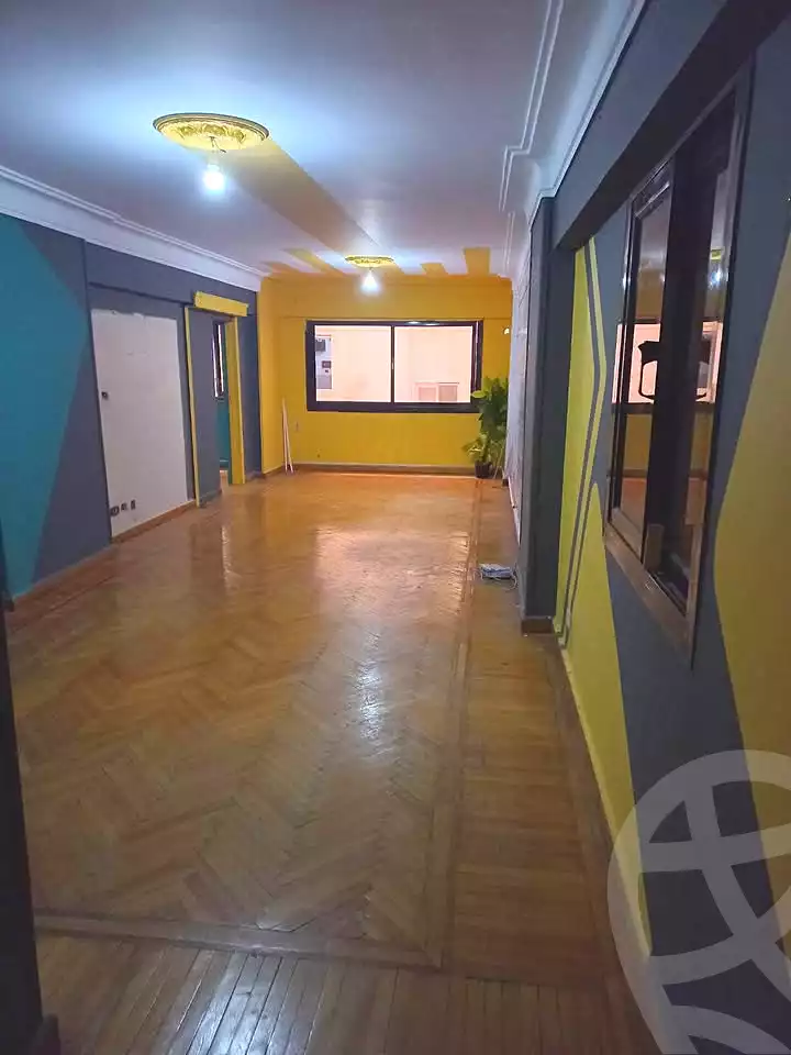 https://aqarmap.com.eg/ar/listing/7032145-for-rent-alexandria-lauran